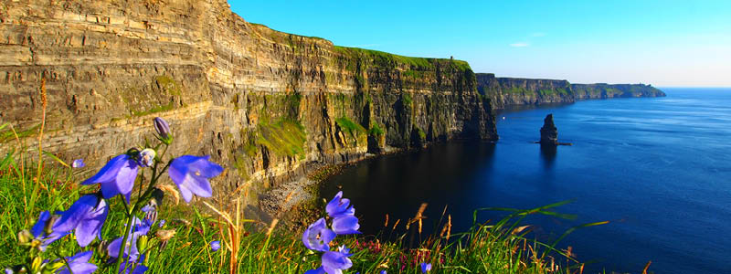 Klipporna Cliffs of Moher på Irland.